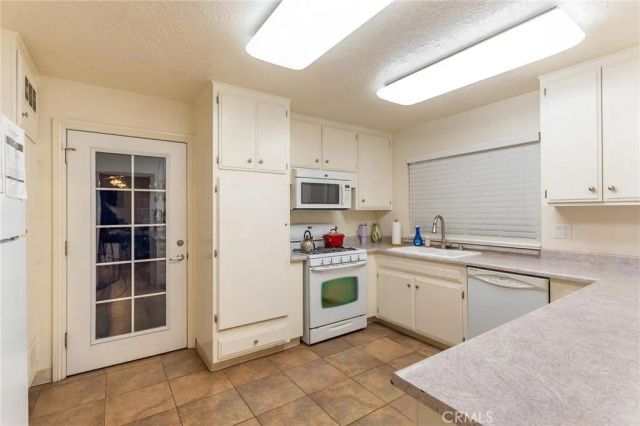 777 S Temescal 1, Corona, CA 92879