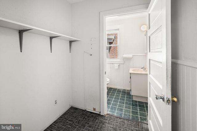 22 E 3RD ST, Media, PA 19063