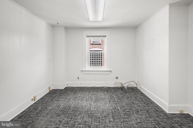 22 E 3RD ST, Media, PA 19063
