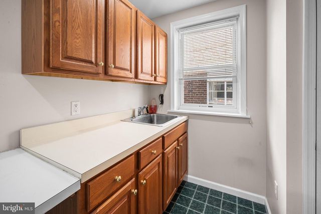 22 E 3RD ST, Media, PA 19063