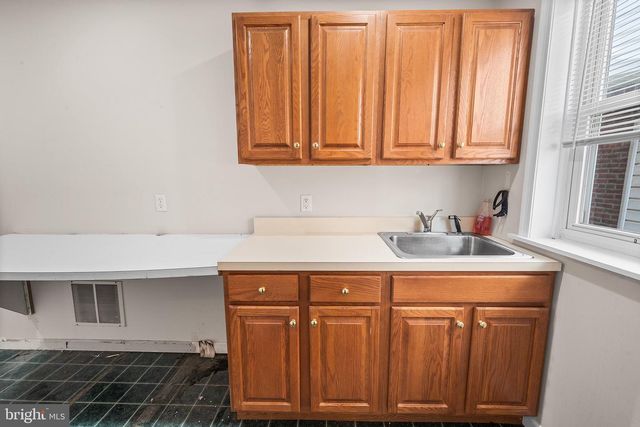 22 E 3RD ST, Media, PA 19063
