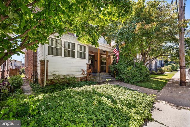 22 E 3RD ST, Media, PA 19063