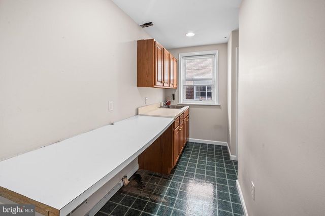 22 E 3RD ST, Media, PA 19063