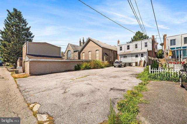 22 E 3RD ST, Media, PA 19063