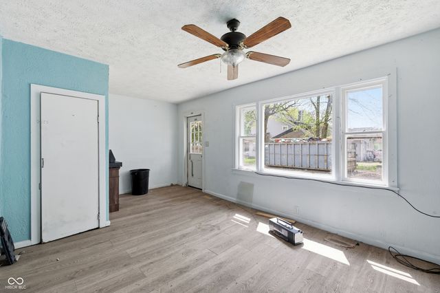 228 S Madison Street, Knightstown, IN 46148