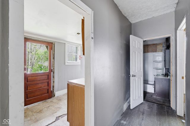 228 S Madison Street, Knightstown, IN 46148