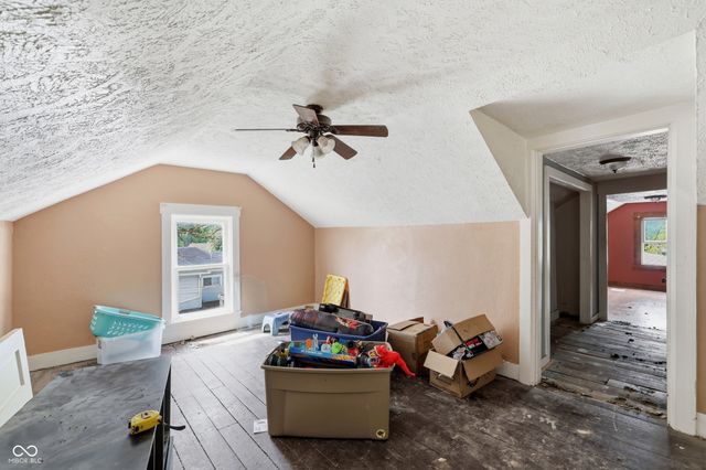 228 S Madison Street, Knightstown, IN 46148