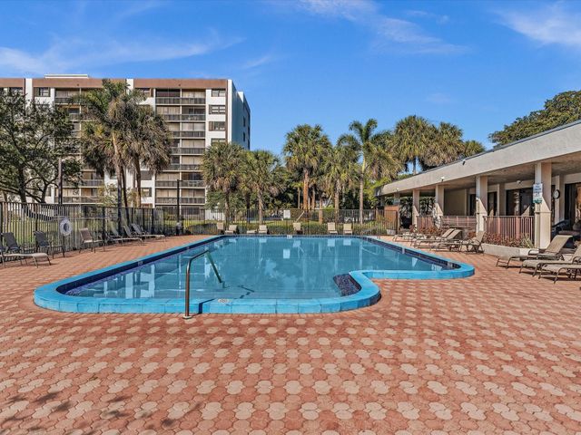 1266 S Military Trail 575, Deerfield Beach, FL 33442
