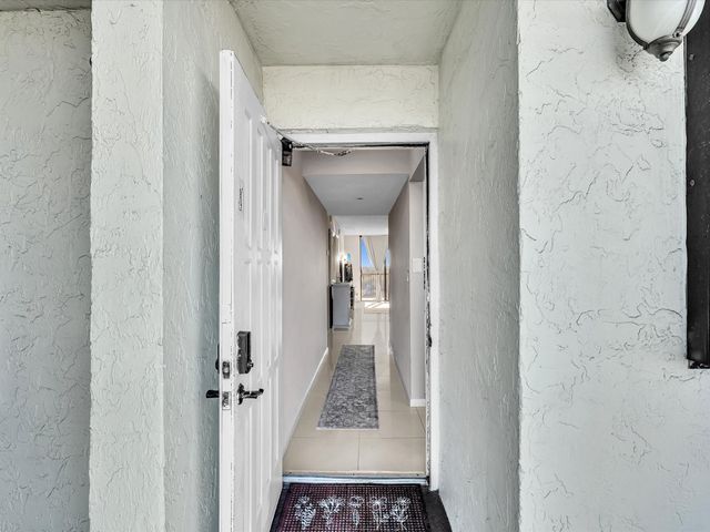 1266 S Military Trail 575, Deerfield Beach, FL 33442