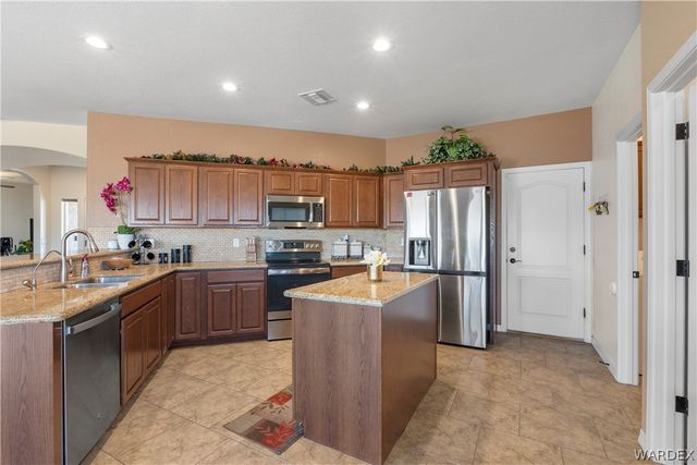 2691 Slide Mountain Loop, Bullhead City, AZ 86442