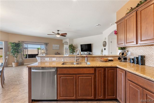 2691 Slide Mountain Loop, Bullhead City, AZ 86442