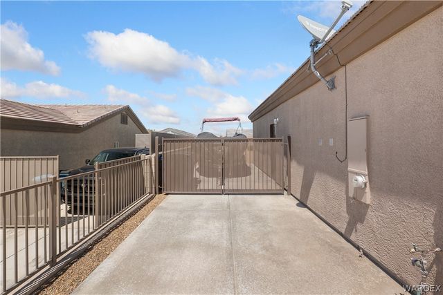 2691 Slide Mountain Loop, Bullhead City, AZ 86442