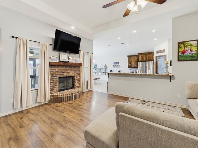 2108 Ridgewood Drive, Bridgeport, TX 76426