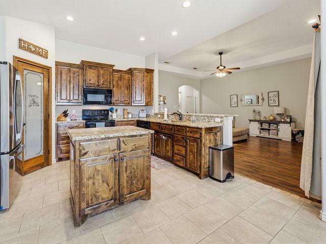 2108 Ridgewood Drive, Bridgeport, TX 76426
