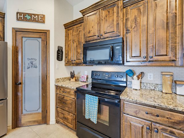 2108 Ridgewood Drive, Bridgeport, TX 76426