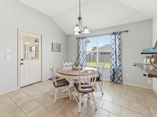 2108 Ridgewood Drive, Bridgeport, TX 76426