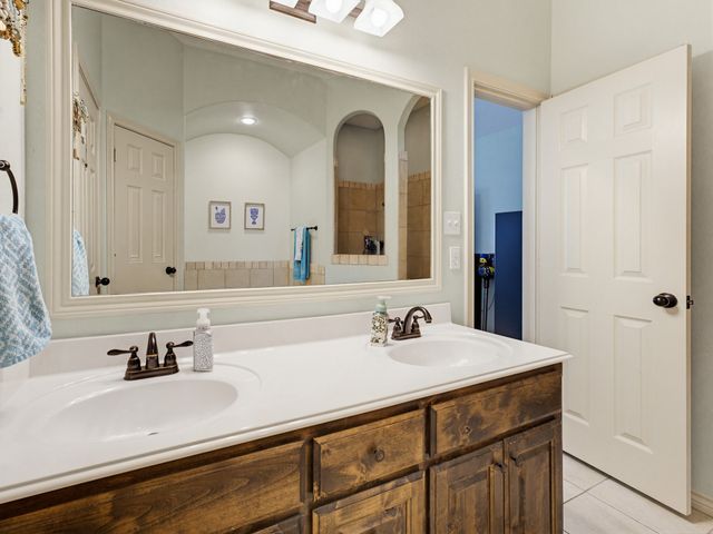 2108 Ridgewood Drive, Bridgeport, TX 76426
