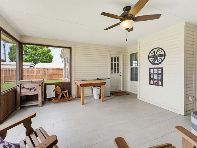 2108 Ridgewood Drive, Bridgeport, TX 76426
