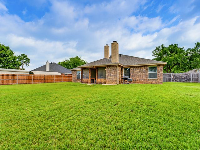 2108 Ridgewood Drive, Bridgeport, TX 76426