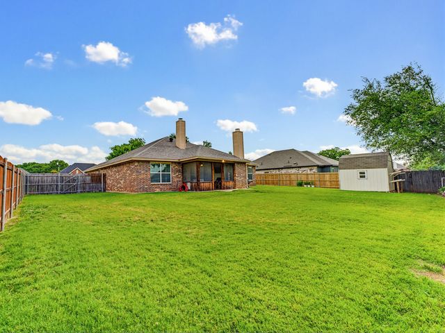 2108 Ridgewood Drive, Bridgeport, TX 76426