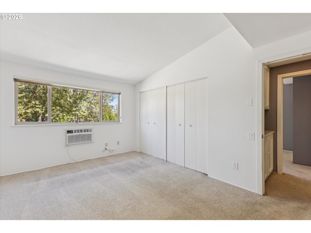 1325 BONNIEBRAE Dr, Lake Oswego, OR 97034