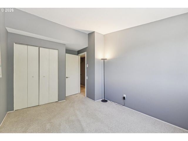 1325 BONNIEBRAE Dr, Lake Oswego, OR 97034