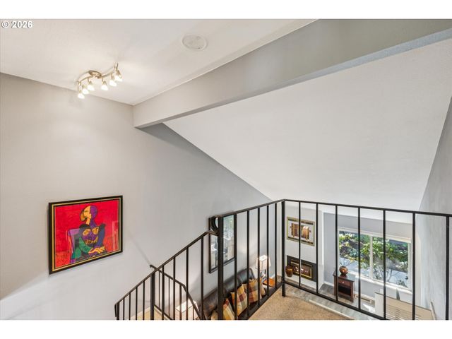 1325 BONNIEBRAE Dr, Lake Oswego, OR 97034