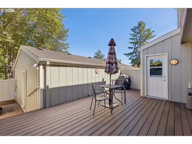 1325 BONNIEBRAE Dr, Lake Oswego, OR 97034