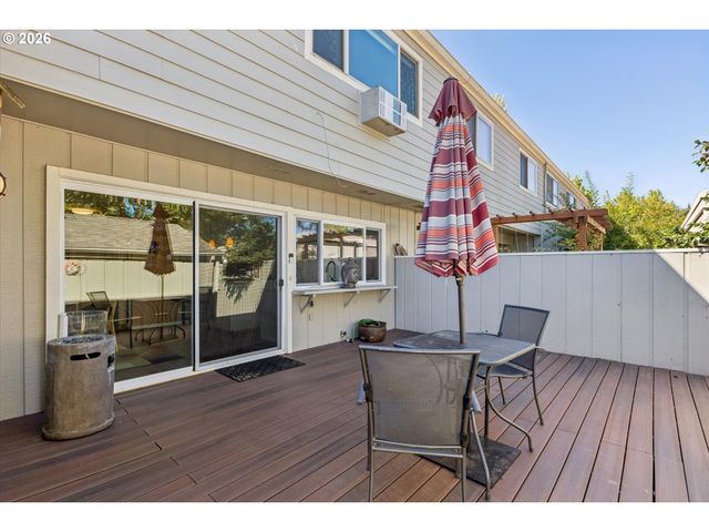 1325 BONNIEBRAE Dr, Lake Oswego, OR 97034