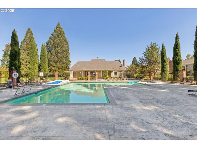 1325 BONNIEBRAE Dr, Lake Oswego, OR 97034