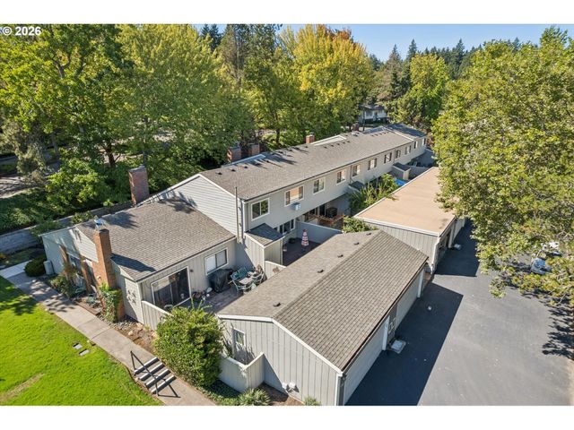 1325 BONNIEBRAE Dr, Lake Oswego, OR 97034