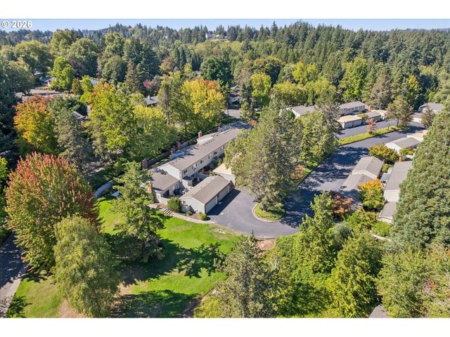 1325 BONNIEBRAE Dr, Lake Oswego, OR 97034