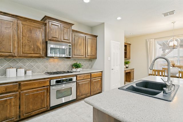1121 Victory Bells Drive, Fort Worth, TX 76052