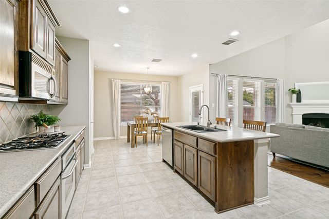 1121 Victory Bells Drive, Fort Worth, TX 76052