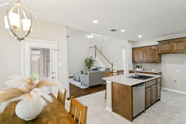 1121 Victory Bells Drive, Fort Worth, TX 76052