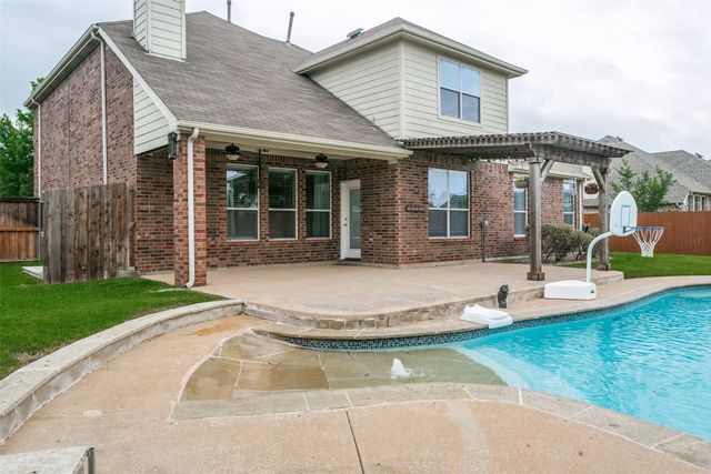 1121 Victory Bells Drive, Fort Worth, TX 76052