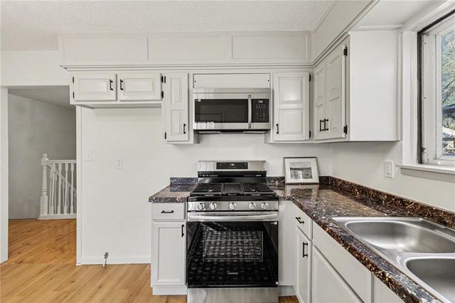 11939 Smalley Avenue, Grandview, MO 64030