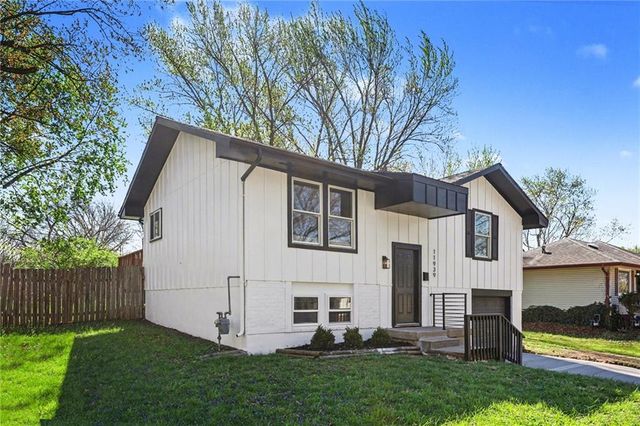 11939 Smalley Avenue, Grandview, MO 64030