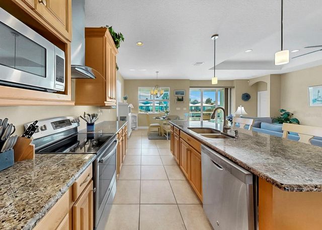 916 SPINDLE PALM WAY, Apollo Beach, FL 33572