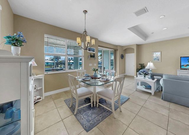 916 SPINDLE PALM WAY, Apollo Beach, FL 33572