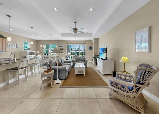 916 SPINDLE PALM WAY, Apollo Beach, FL 33572