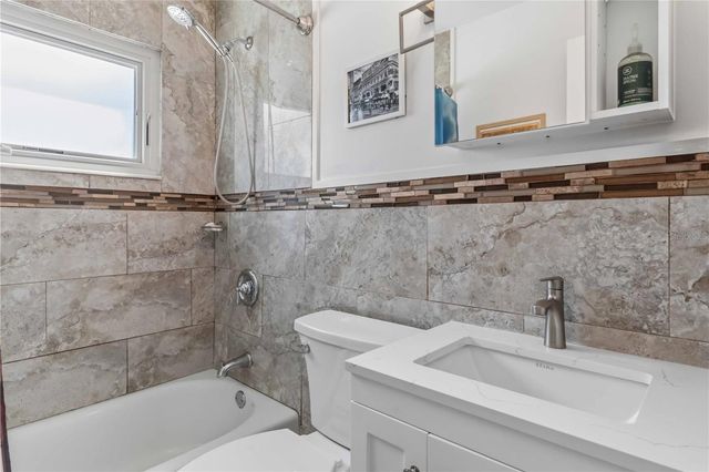 327 39TH AVENUE, St Pete Beach, FL 33706