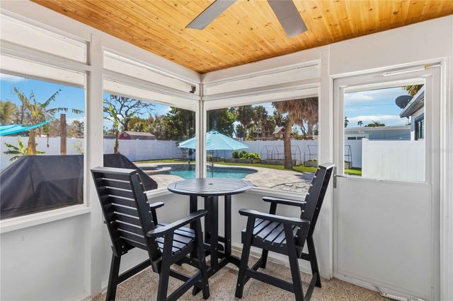 327 39TH AVENUE, St Pete Beach, FL 33706