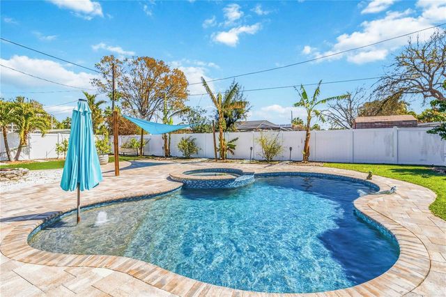 327 39TH AVENUE, St Pete Beach, FL 33706