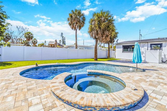 327 39TH AVENUE, St Pete Beach, FL 33706