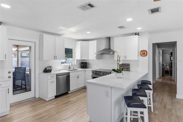 327 39TH AVENUE, St Pete Beach, FL 33706