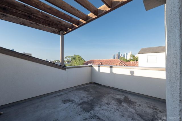 2110 Crocker Street, Houston, TX 77006