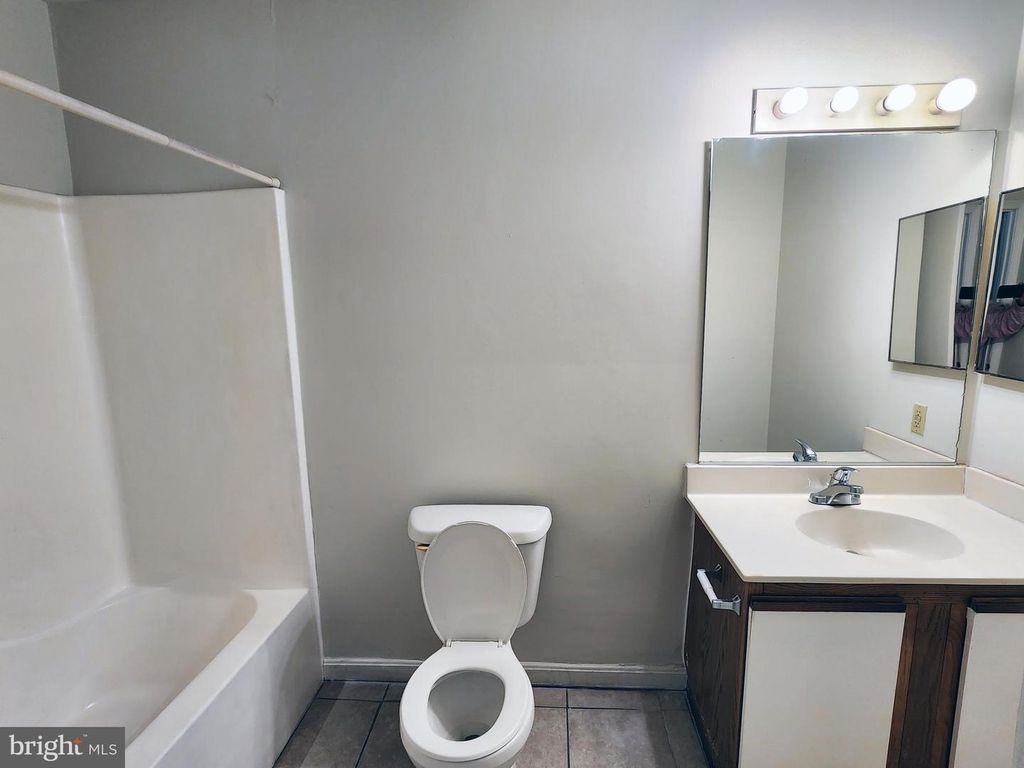 Image 12 of property listing at 1216-1 W LAFAYETTE AVE #3, Baltimore, MD 21217