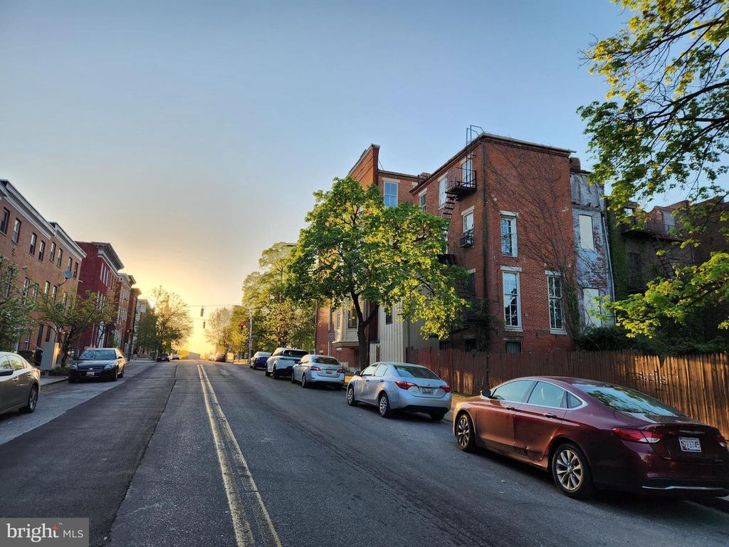 Image 22 of property listing at 1216-1 W LAFAYETTE AVE #3, Baltimore, MD 21217