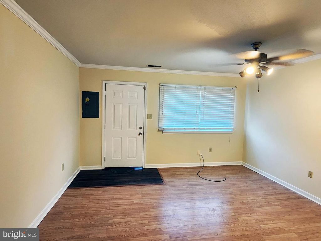 Image 6 of property listing at 1216-1 W LAFAYETTE AVE #3, Baltimore, MD 21217